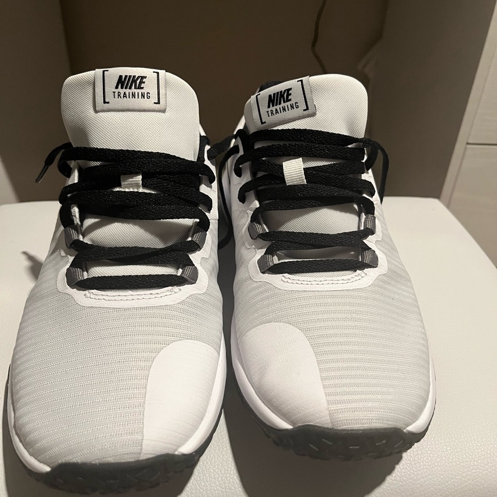 White with Black Nike running shoes - Picture 7 of 7